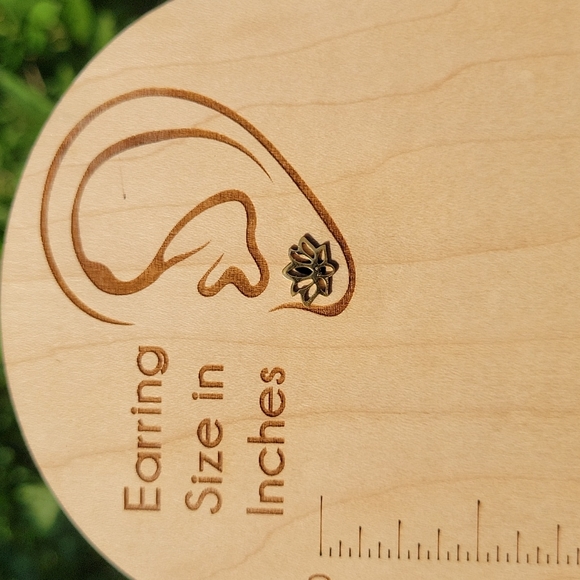 💥LAST PAIR💥Golden Lotus Hollow Cut Zen Stud Earrings - Picture 3 of 7